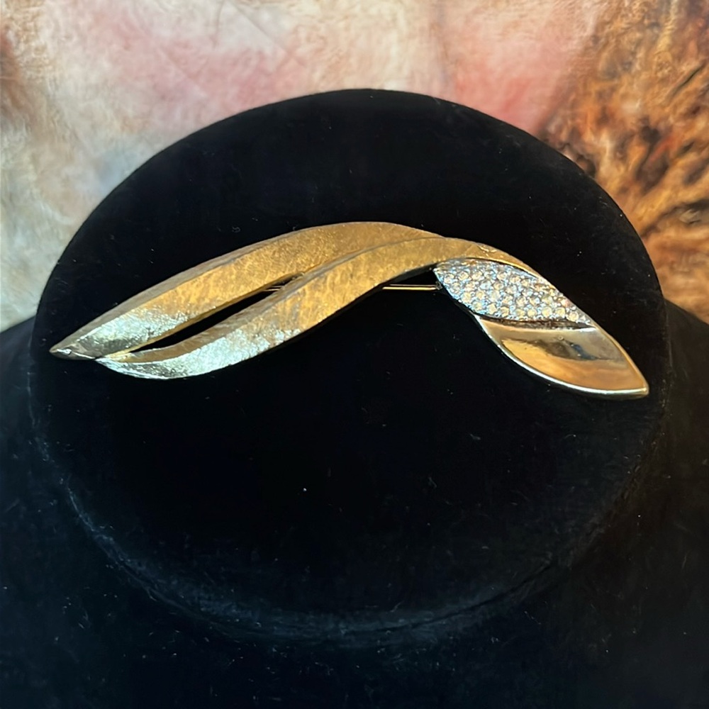 1960's Panetta Signed Brooch Gold Tone Textured Rhinestones Wedding Jewe…